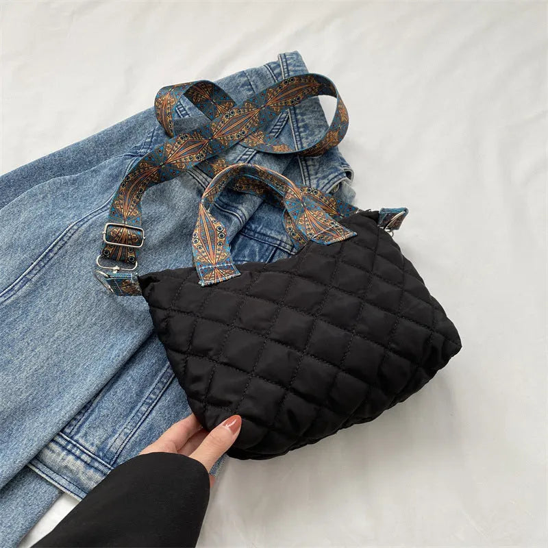 Shoulder messenger bag in oxford cloth with urban design and phone compartment
