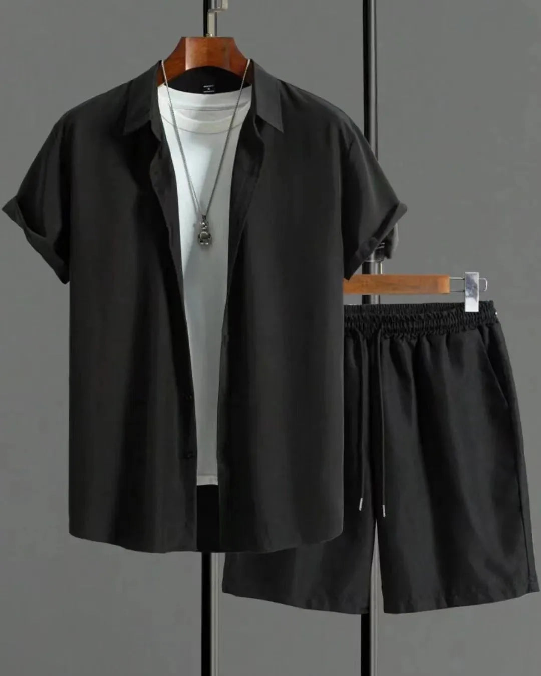 Men's jacquard short sleeve suit with matching shorts in solid colour options