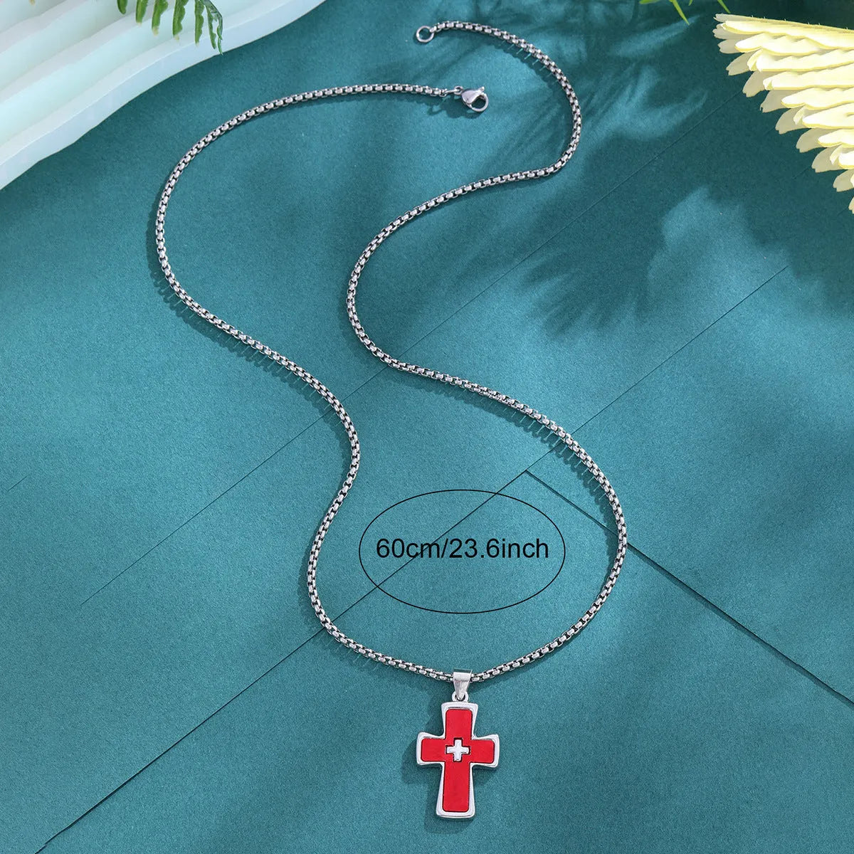 Personalised street temperament collarbone chain in silver stainless steel with adjustable length on display