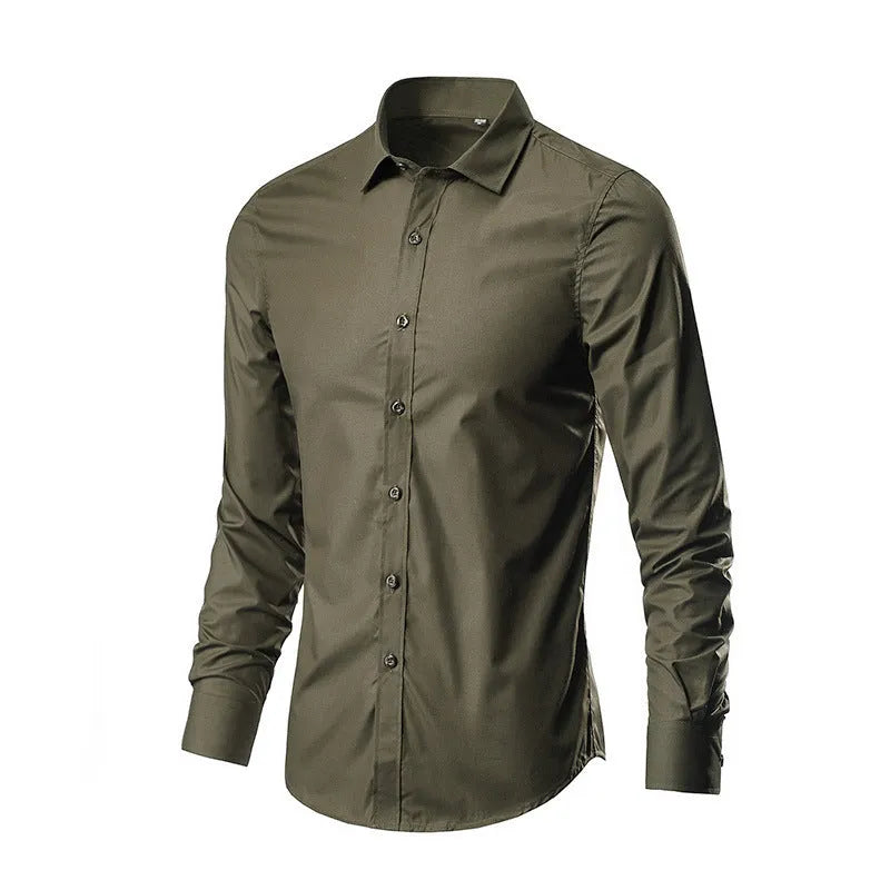 Man wearing a loose-fit long-sleeve linen shirt in a neutral colour, showcasing the casual style.