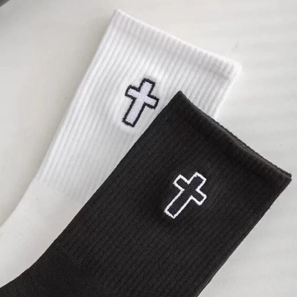 Pack of 5 black mid-calf socks made from polyester for sweat absorption and odour control