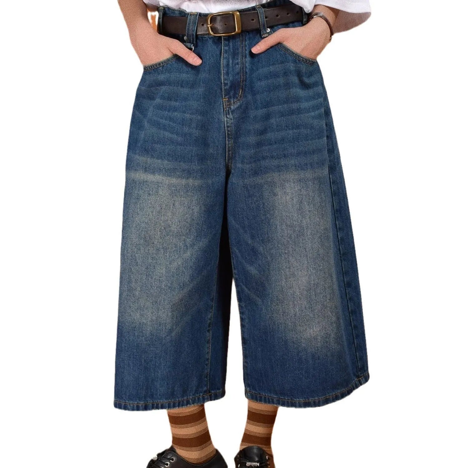 Men's straight loose fit denim shorts in blue wash with micro-elastic fabric