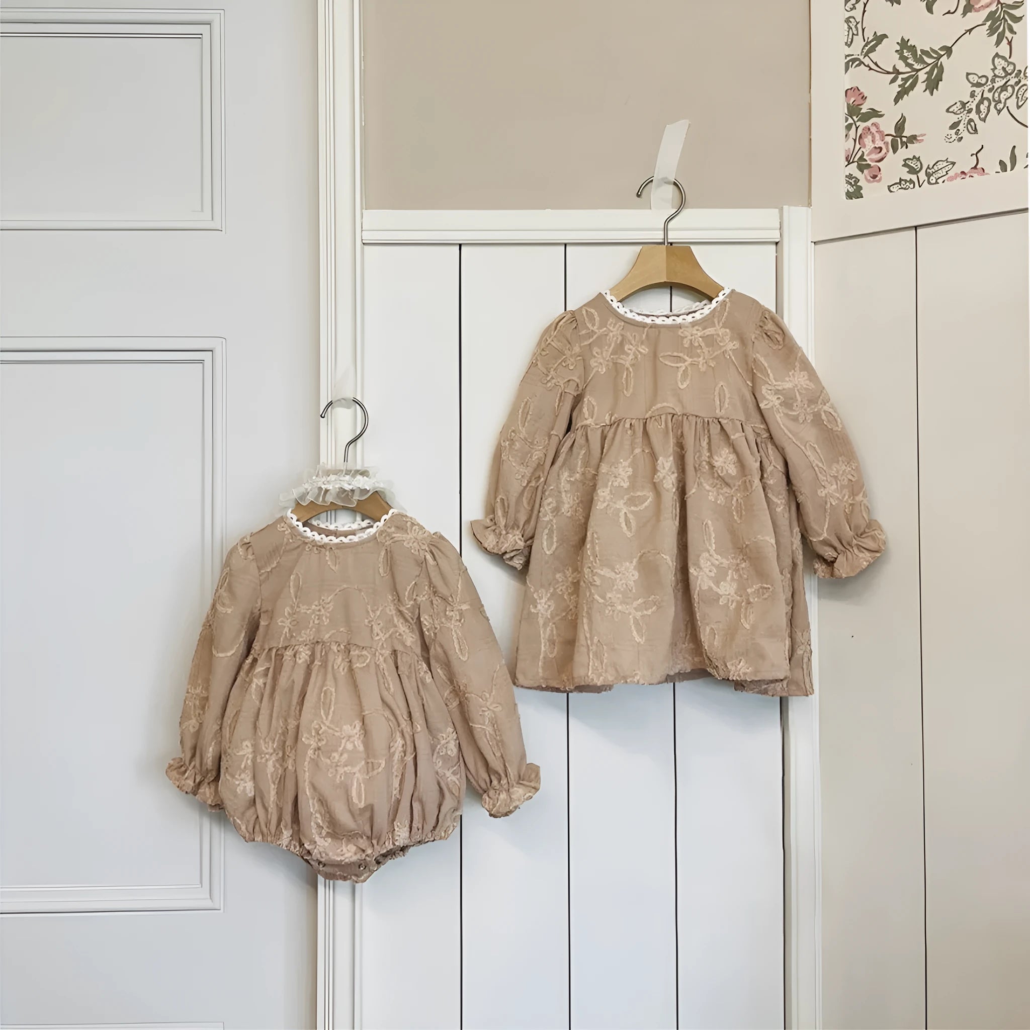 Girl infant stereo lace princess dress in beige, full-length view, suitable for heights up to 100cm