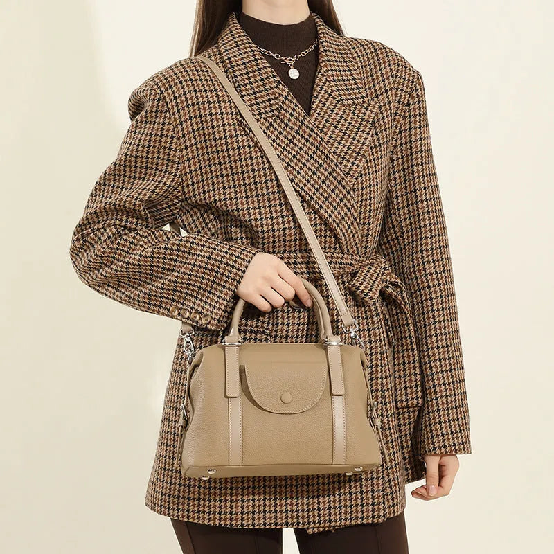 Genuine leather ladies handbag with single shoulder strap in black, brown or elephant grey colour