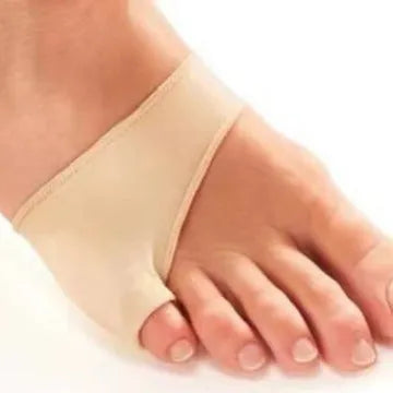 A pair of flexible TPU toe separators, shown in small toe triangle cover and three rear support set styles.