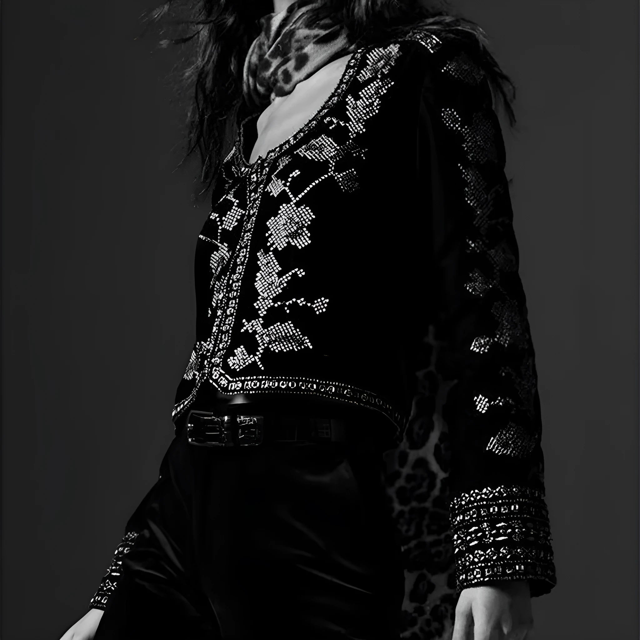 Women's casual embroidered velvet jacket in black with loose fit and long sleeves