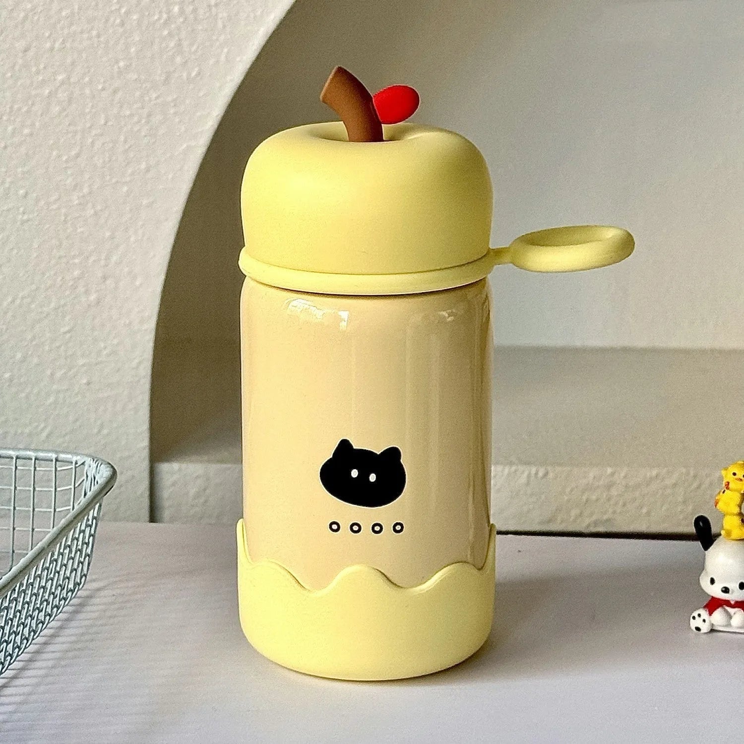 Children's cartoon thermal mug with 316 stainless steel liner, 300ml, silicone base pad, rope handle in yellow
