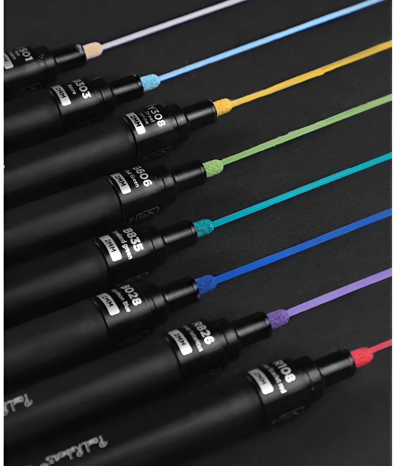 White Rubens acrylic marker with plastic body for anime art and propylene surface marking