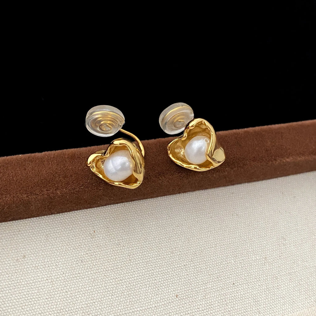 Copper irregular heart shape pearl earrings for women with electroplating finish
