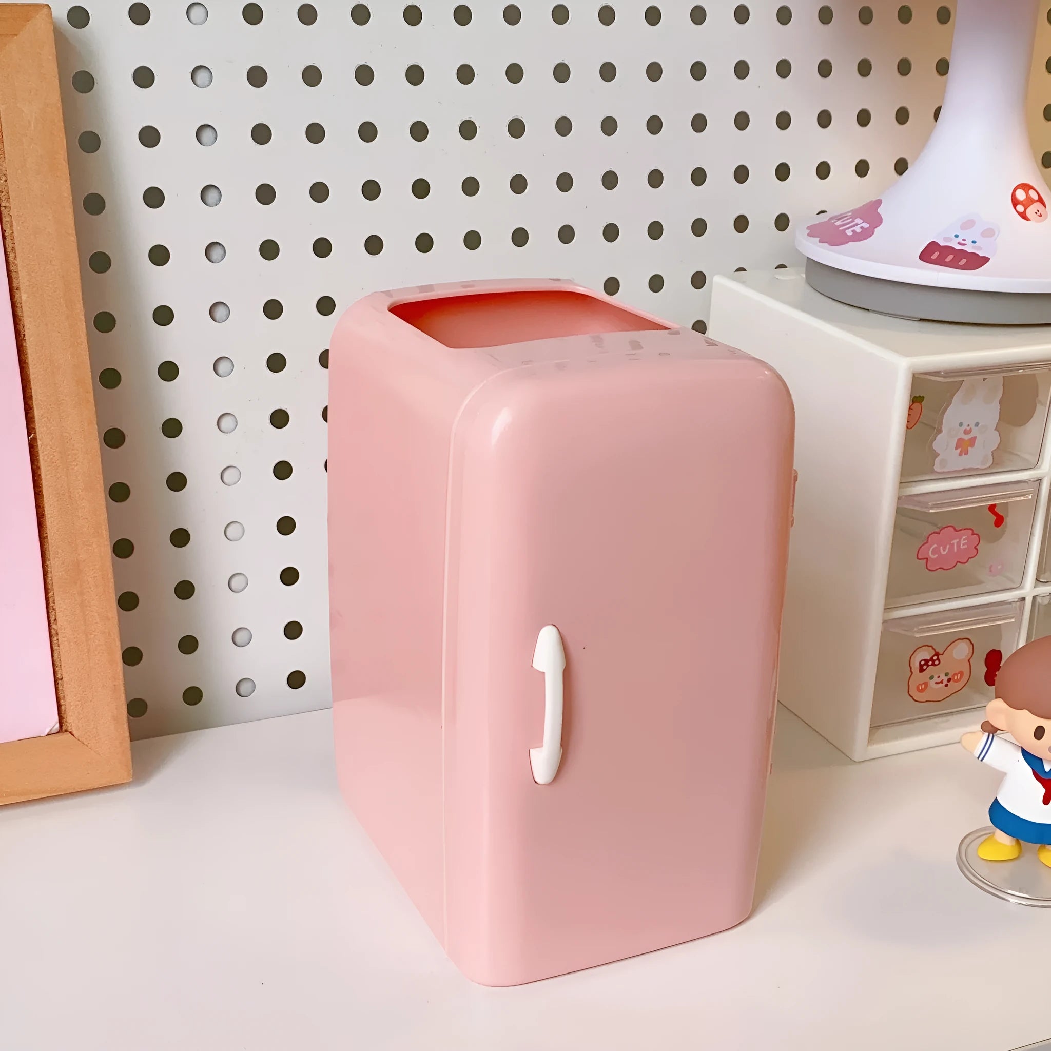 White refrigerator-shaped PP plastic pencil case with large capacity on a desk, size 10.7x9.8x7.5cm