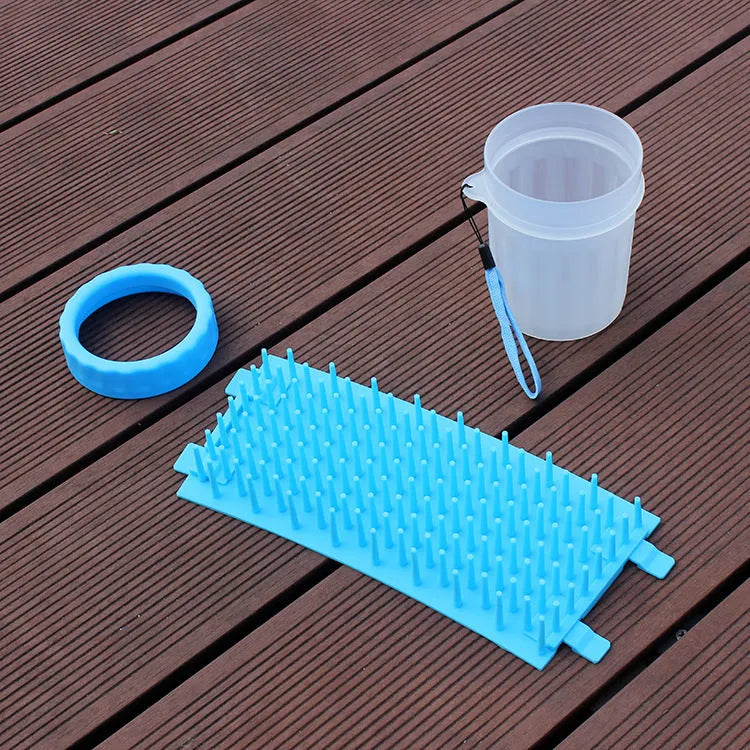 Blue silicone and PP dog footwash bucket for paw cleaning