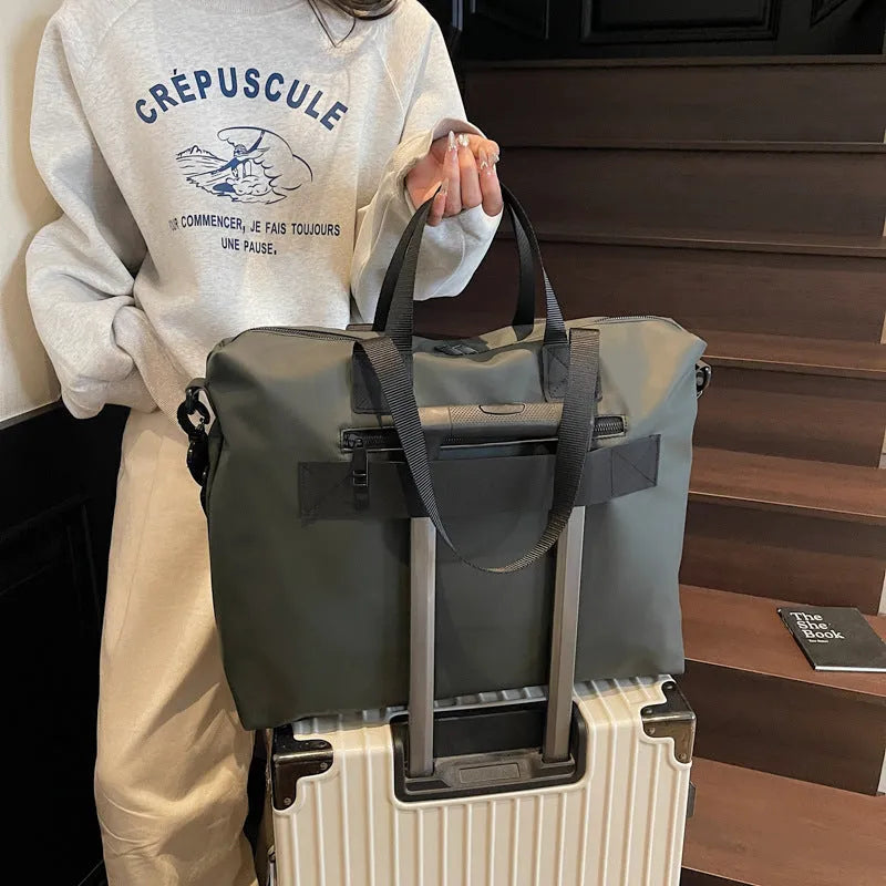 Lightweight business travel tote bag with 20-35L capacity in Oxford cloth