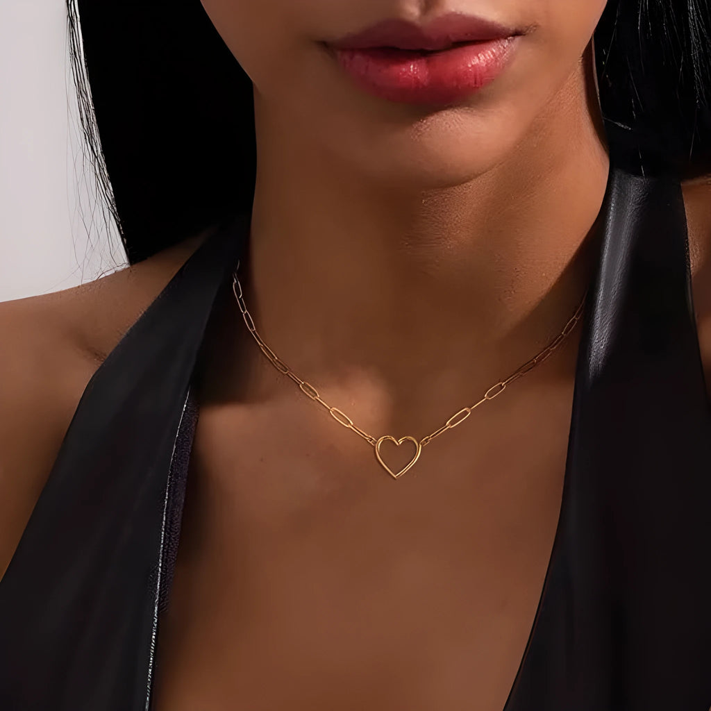 Stainless steel paperclip twist necklace in titanium steel with gold electroplated finish, simple style