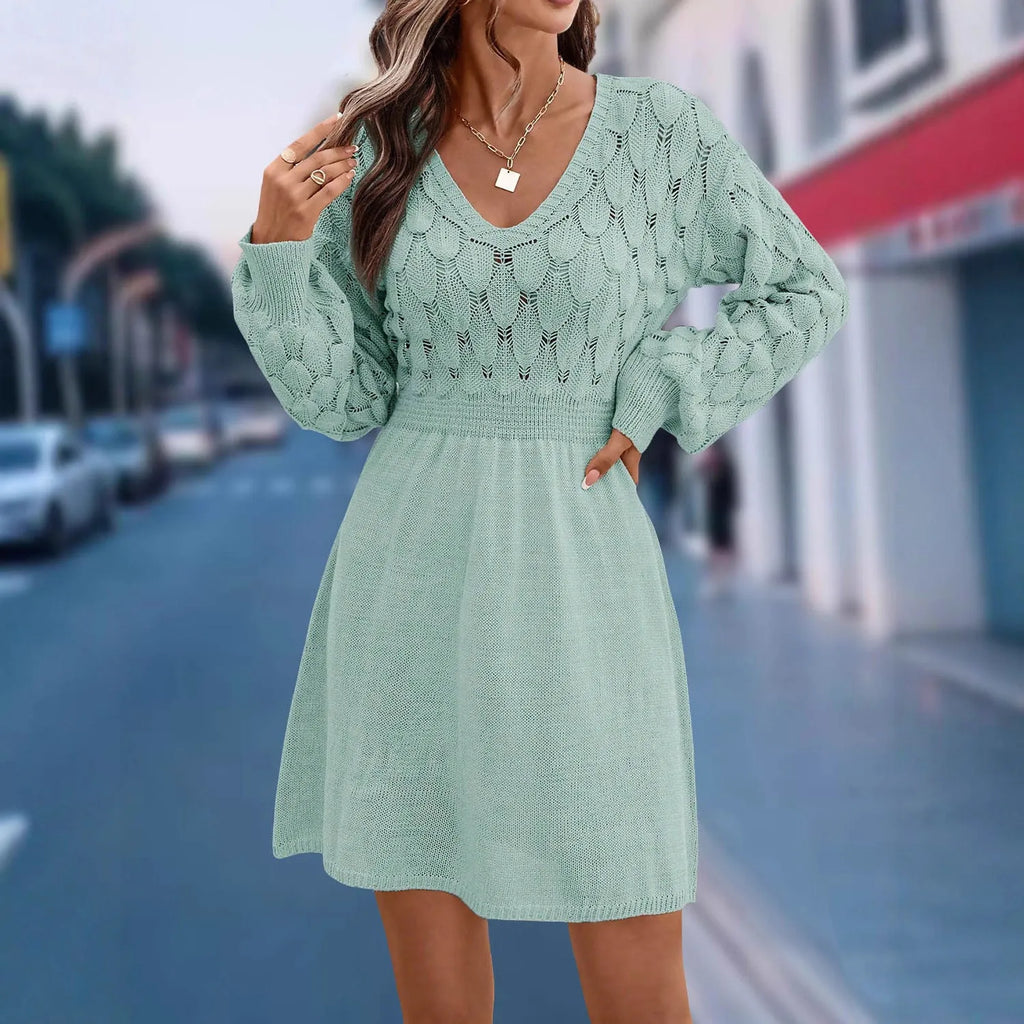 Women's long sleeve V-neck dress in an artistic retro style with a 3D pattern.