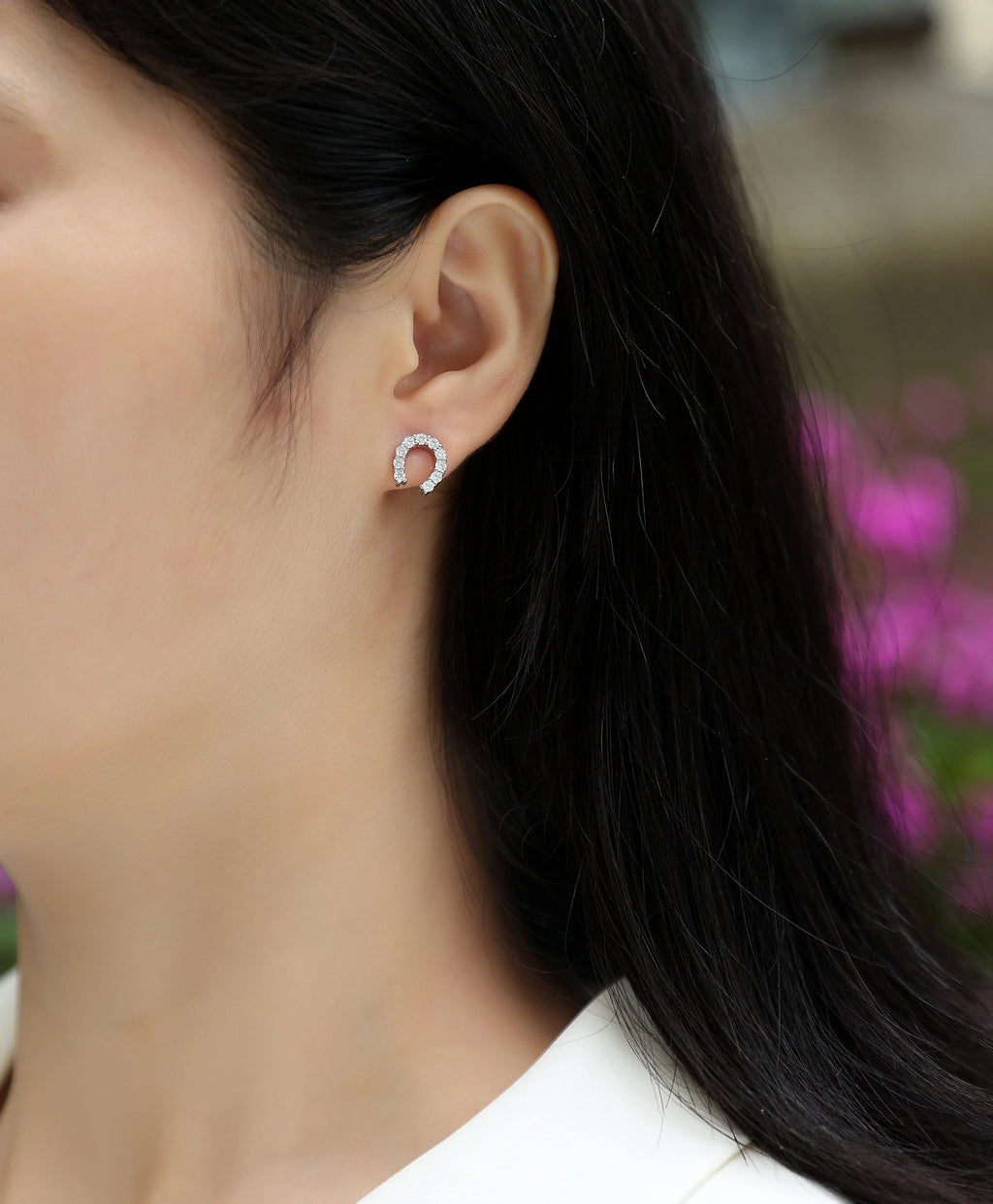 Two moissanite stud earrings on a white background, S925 silver with platinum plating, gift box included