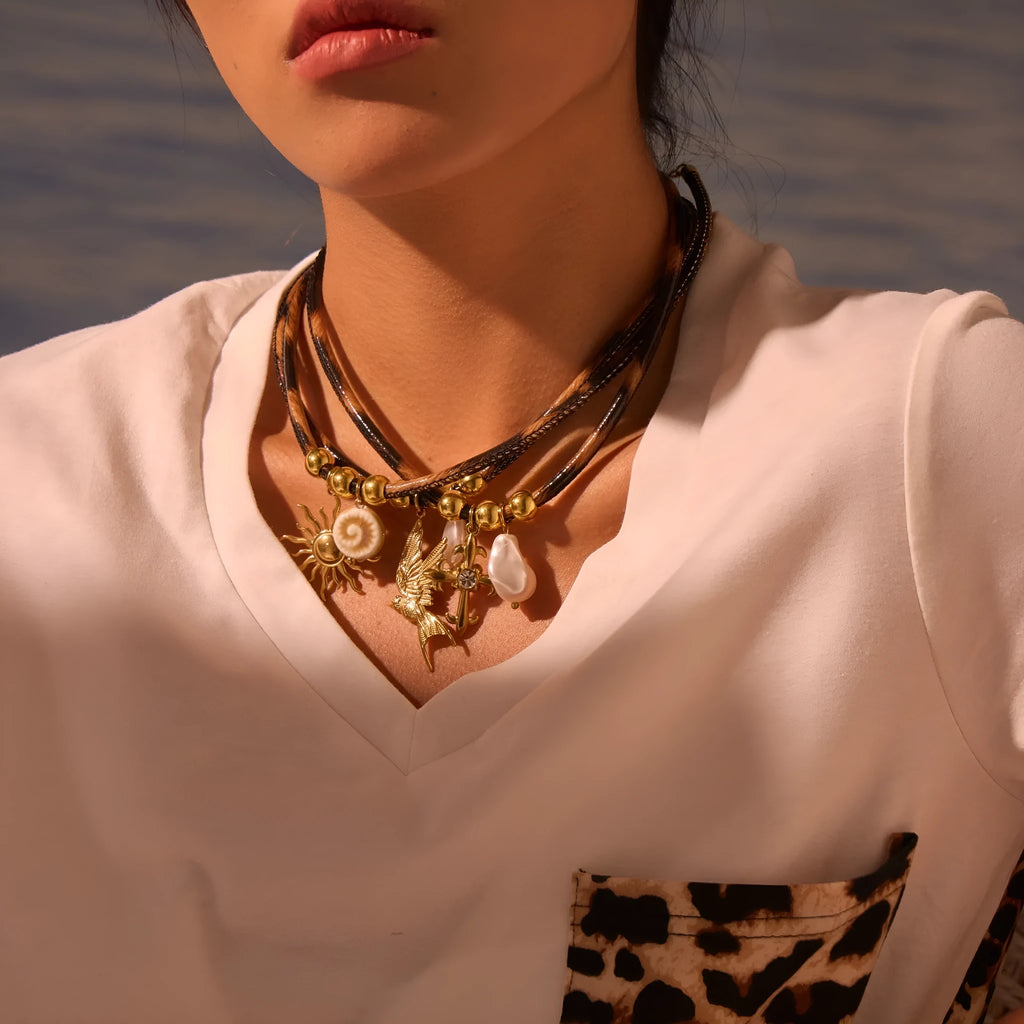 Leopard pattern electroplated stainless steel women's necklace with geometric pendant on adjustable chain