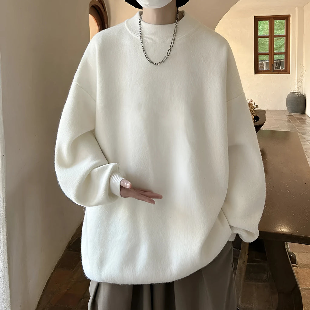 Men's loose fit round neck solid colour sweater in polyester fabric