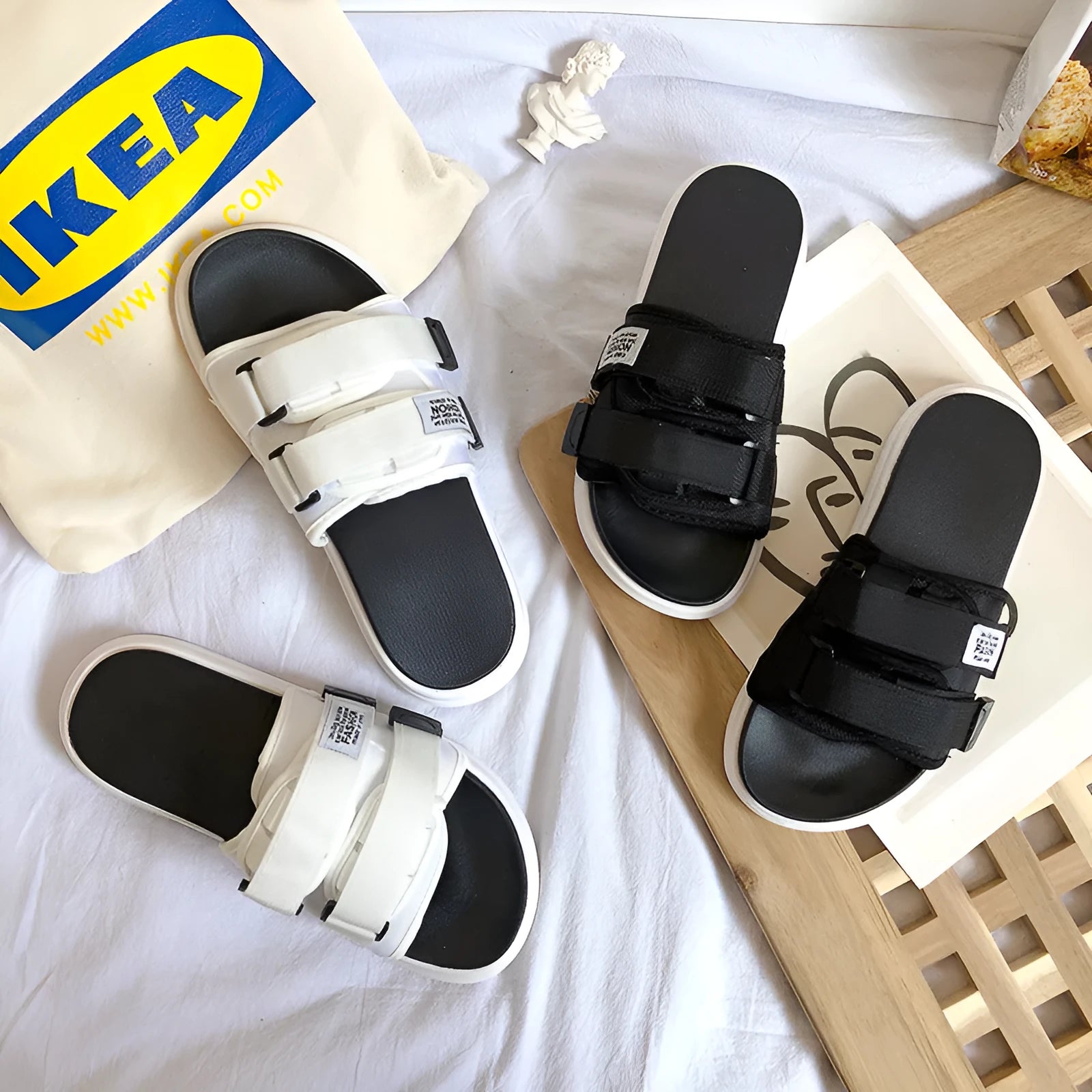 Men's canvas sports sandals with hook-and-loop closure in black and white, available in six sizes from UK 35-36 to 45-46.