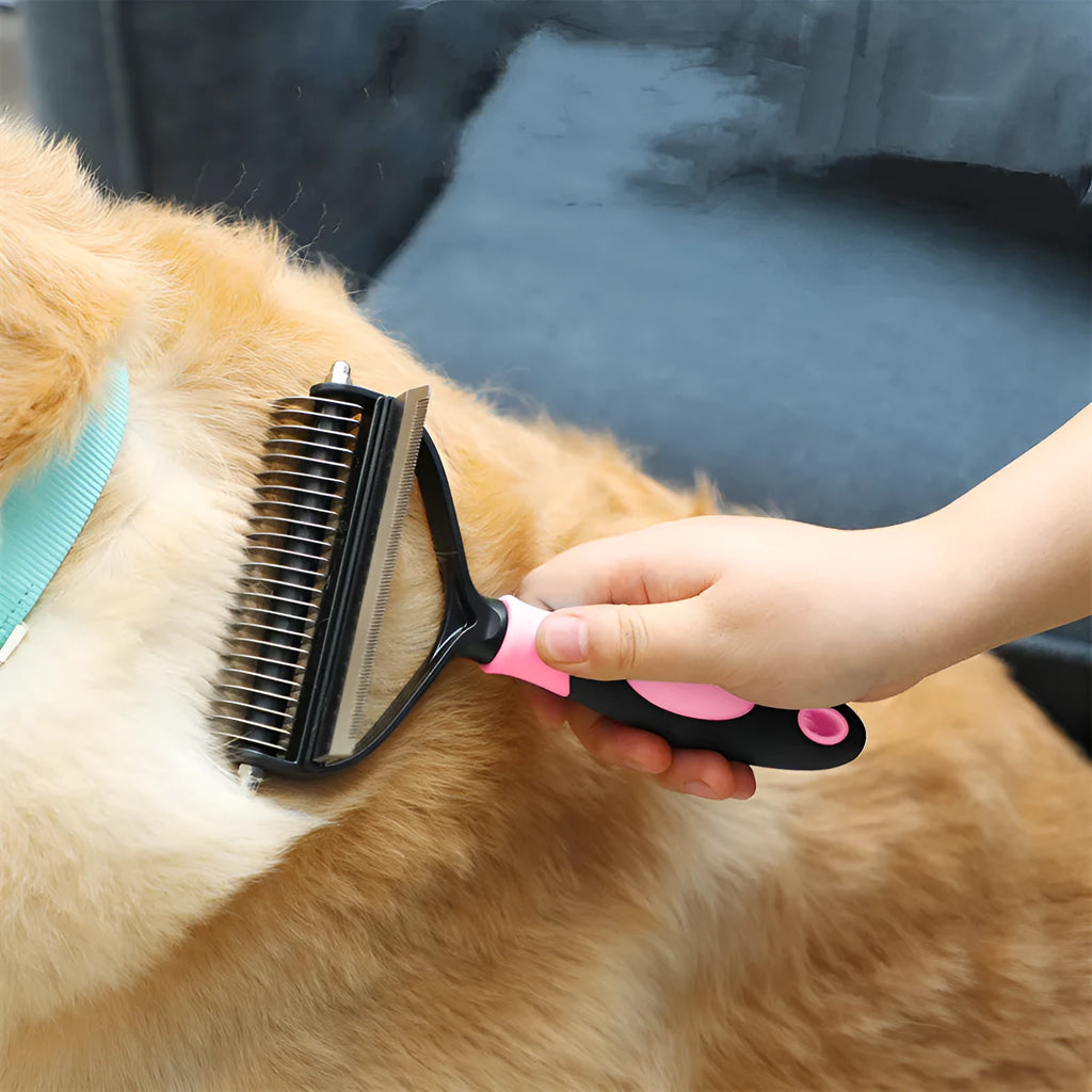Dual purpose pet comb for dogs and cats, plastic construction, blue colour, large size, with comb teeth visible