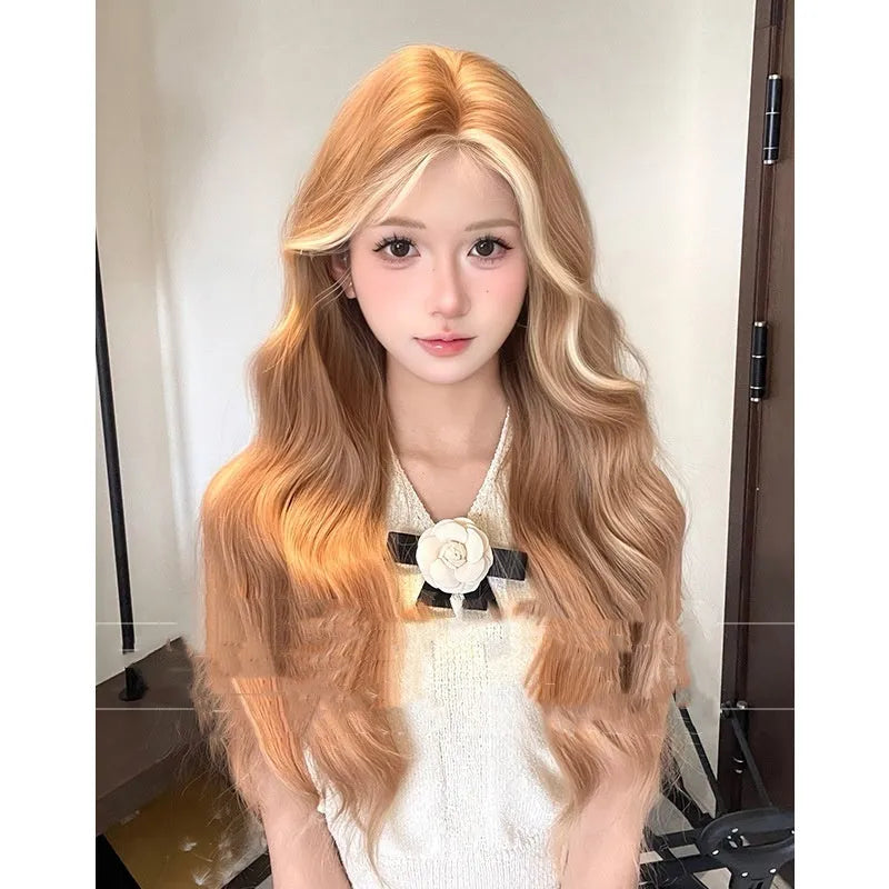 Lace front synthetic wig with long curly hair in American highlight gold colour
