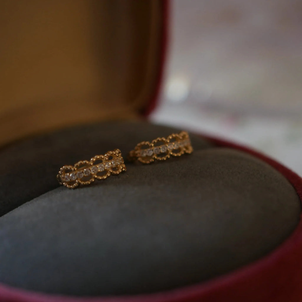 Silver 925 electroplated ear clip stud earrings in gold colour or platinum colour finish