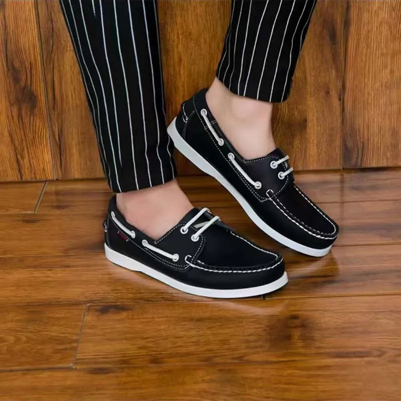 Men's British-style casual shoes with artificial PU uppers in flat-heel design