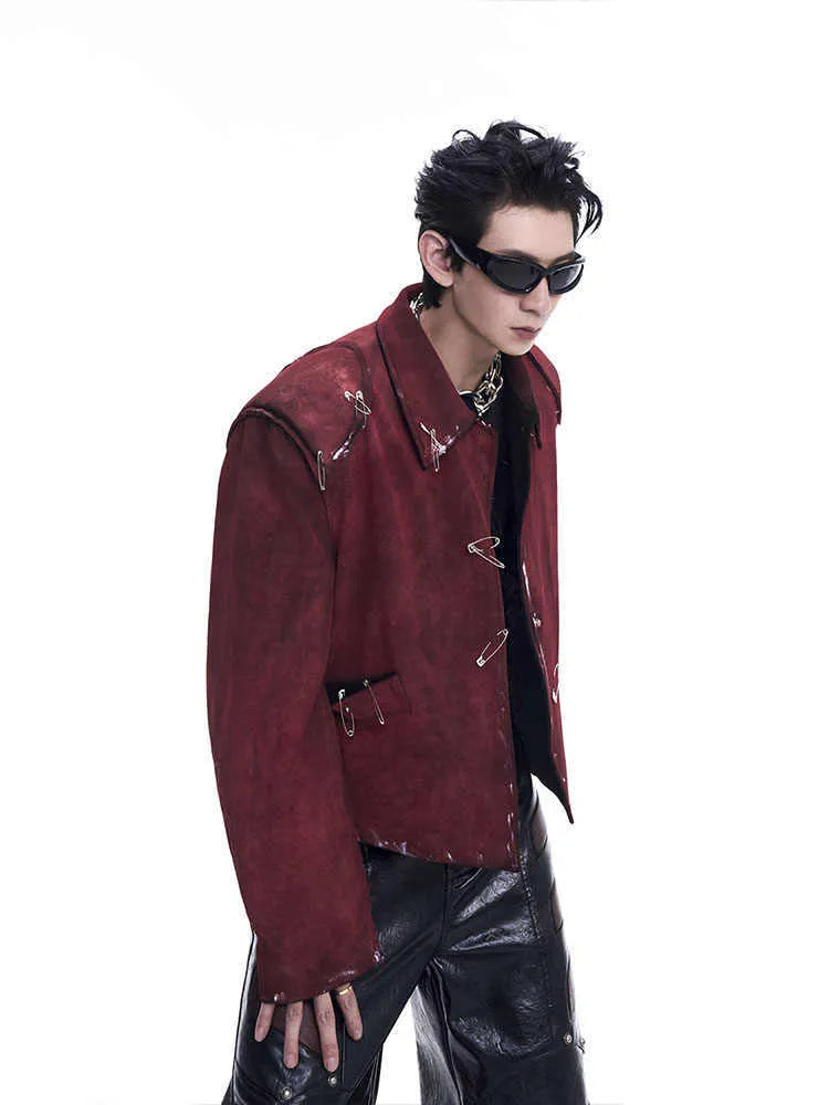 Men's red quilted jacket with decorative flocking and lapel collar in loose fit design